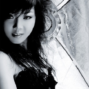 美女不穿衣服，露出奶头网站视频
