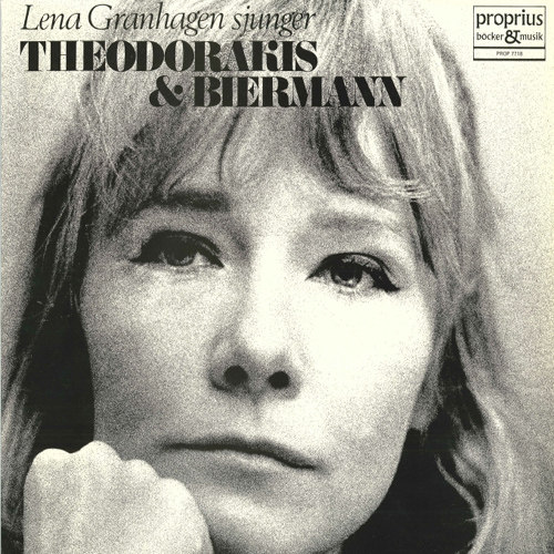 美女不穿衣服，露出奶头网站视频
